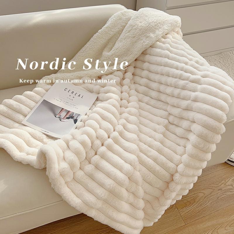 Minimalistische skandinavische Fleece-Decke im Kaninchenfell-Look für den Herbst und Winter, warme Lammfell-Relaxdecke, Sofadecke, Überwurfdecke.  |  Decke Decke Decke